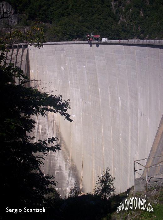 03 La diga della Verzasca.jpg